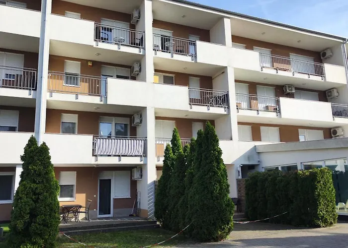 Plazs Wellnes Appartement *